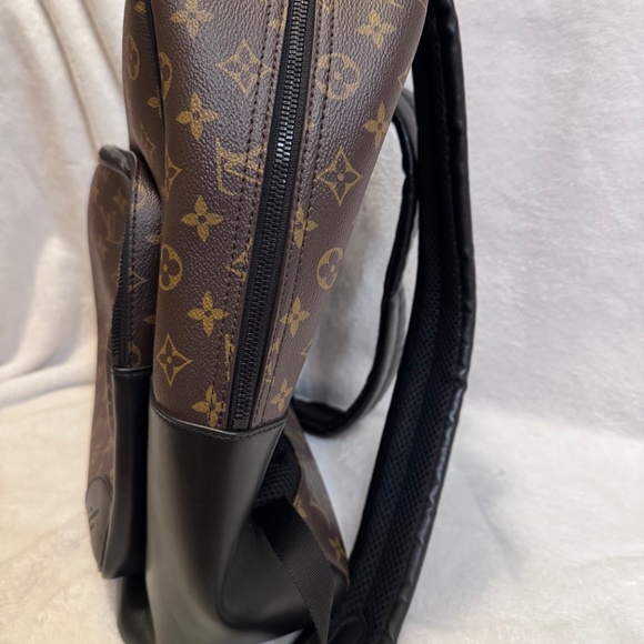 Louis Vuitton Dean Backpack main image 7